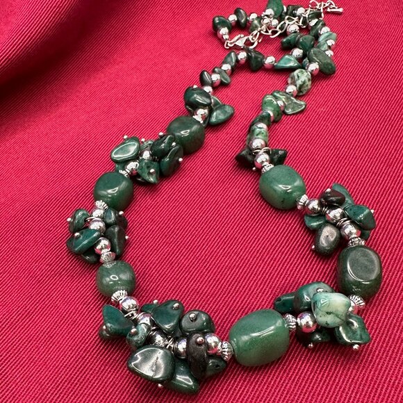 VTG Emerald Green Natural Stone Necklace - Picture 1 of 11